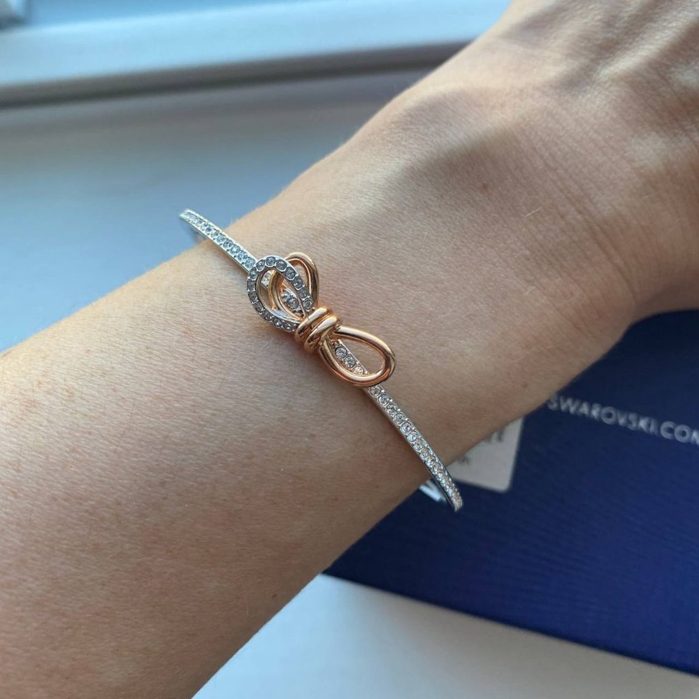 ❌SOLD❌NWT!Authentic SWAROVSKI Two Tone Lifelong Bow Crystal Pave Bangle Bracelet - Picture 3 of 7